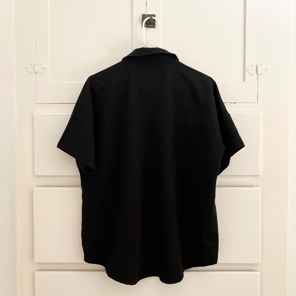 FIGS Hanoi Popover Scrub Top in Black Size Large - Picture 4 of 5